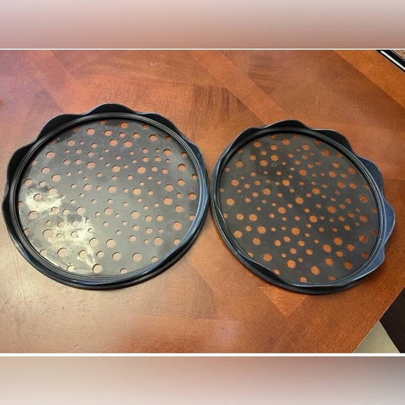 Pampered Chef Microwave Chip Maker (Set of 2) – like new in box - Picture 2 of 3